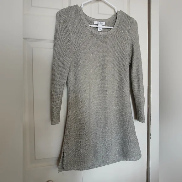 WHITE HOUSE BLACK MARKET Sage Silver Longsleeve Top, Size Medium (M) - Picture 7 of 9